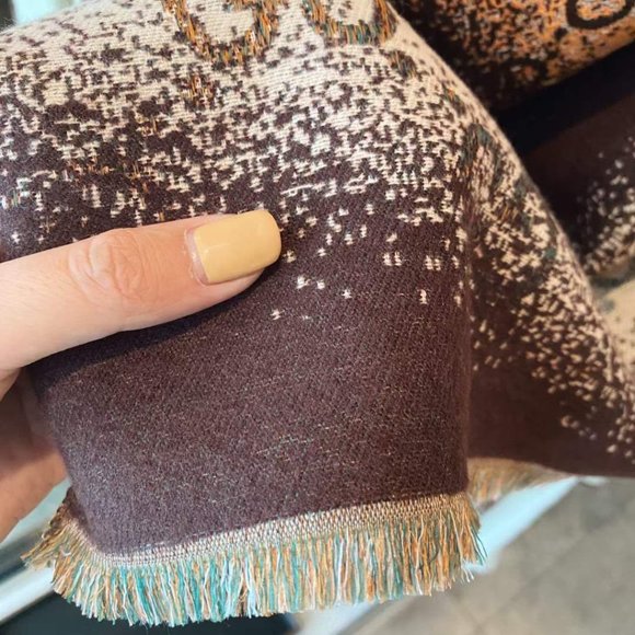💎✨AUTHENTIC✨💎Gucci scarf - Picture 2 of 3